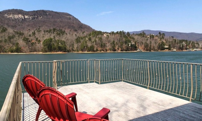 Lake Lure House | Le Petite Chateau - Lakefront - Upper/Lower Units Sleeps 6 dog friendly
