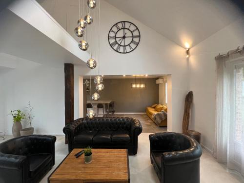 Ligny-le-Ribault Villa | Le Refuge Cathédrale