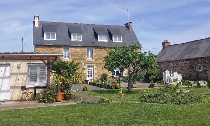 Ploubazlanec Hotel | Le Relais De Launay