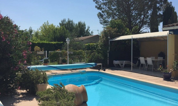 L'Isle-sur-la-Sorgue House | LE SOLEILLANT Provençal house with swimming pool, Private garden, PK, pets allowed