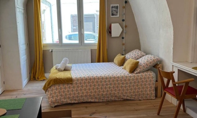 Cusset Apartment | Le Studio des Moulins in the heart of town