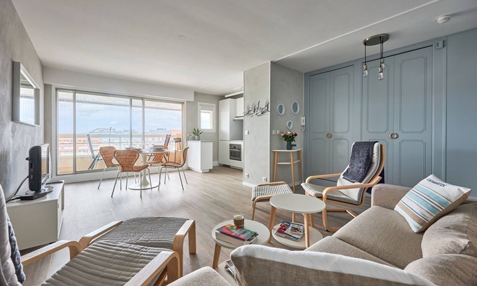 Courseulles-sur-Mer Apartment | Le Tikahupo - Charmant appt vue sur le port