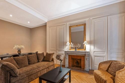 Moliere - Edgard Quinet Apartment | Le Vendôme - Elegance & Charm in the heart of Lyon's 6th arrondissement