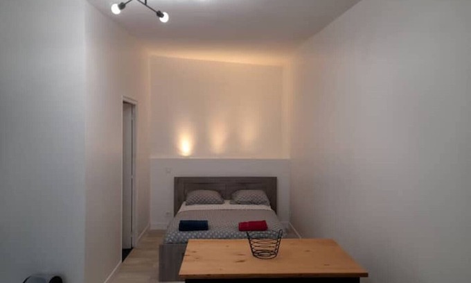 Tinqueux Apartment | LE Wanda Jaune