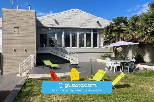 Saint-Hilaire-de-Chaleons House | Le Zen - Sauna - Piscine intérieure