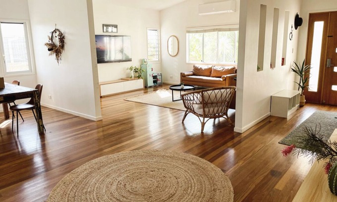 Mudjimba House | Leafy, Family friendly, Beach House!