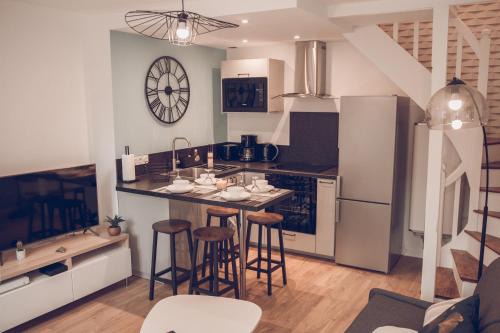 Amboise Apartment | LeBeauBrun HyperCentre Duplex