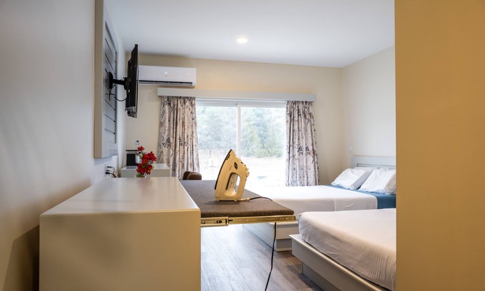 Flesherton Hotel | Leelas Villa Inn Flesherton