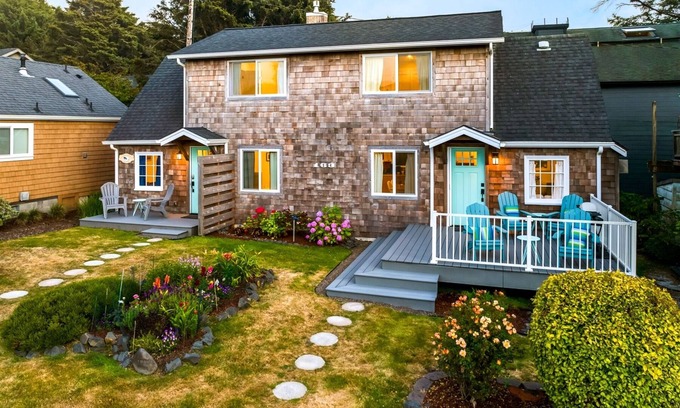 Tolovana Park House | Left Coast Hideaway - New Listing! - Beachcomber Vacation Homes