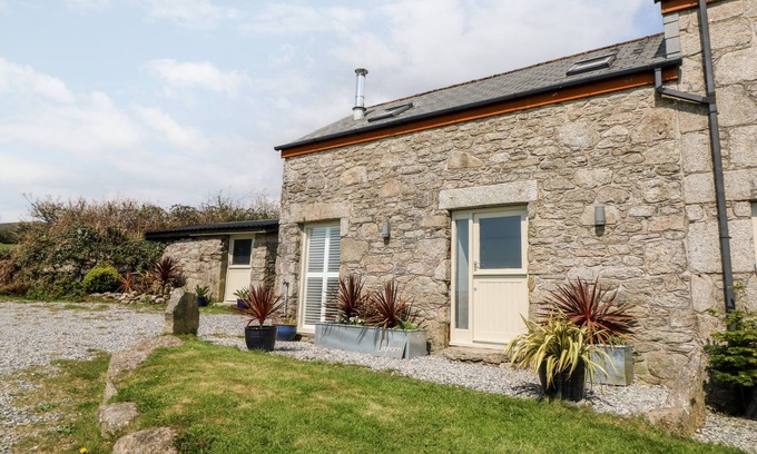 Boscundle Cottage | LEGHORN, pet friendly, with hot tub in St. Austell