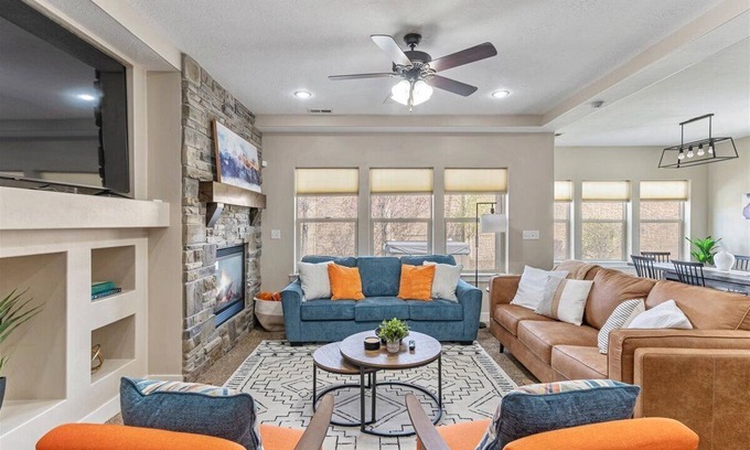 Lehi House | Lehi Mountain: Hot Tub, Basketball Court, Games!