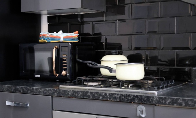 Leicester House | Leicester 3 Bed Serviced House - 10 Mins to City Centre, Free Wifi, Parking