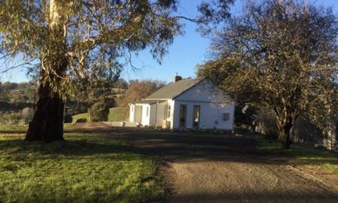 Relbia House | Leichhardt Farm Cottage 2 - 10 minutes to Central Launceston