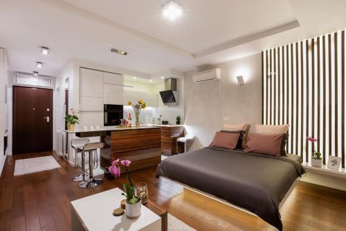 Novi Beograd Apartment | Leo Modern Urban Stay, Self Check-In, Free Garage