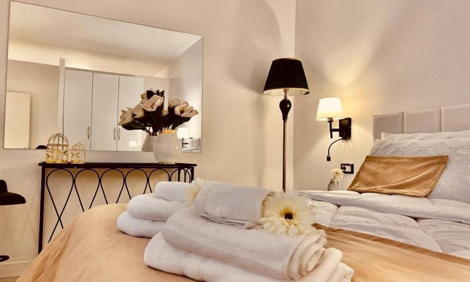 Blloku Apartment | Leo's Apartment City View Tirana