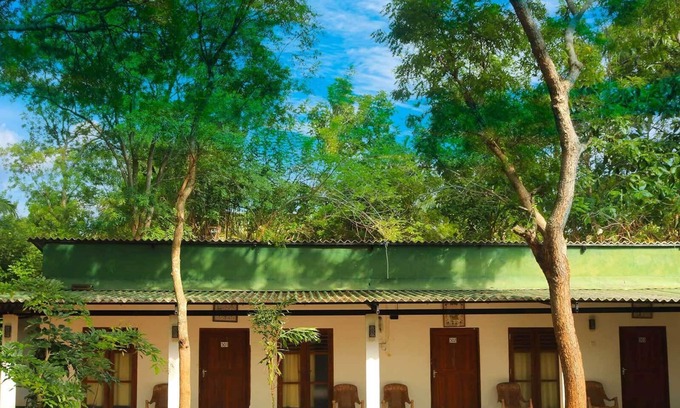 Kataragama Hotel | Leon Lakeside Hotel