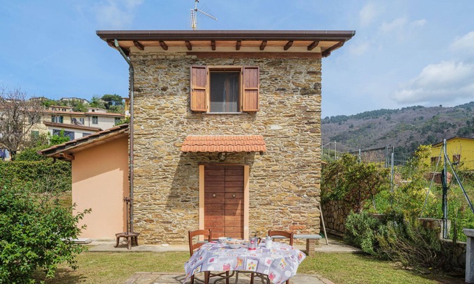 Montignoso House | Leonardo by Interhome