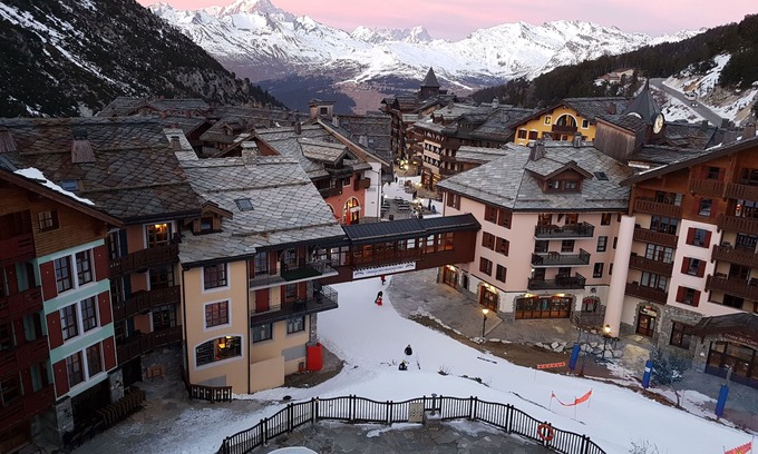 Arc-1950 Apartment | Les Arcs 1950 5* Ski-in/out Spacious, Mt Blanc view, fireplace, pool, spa, x4