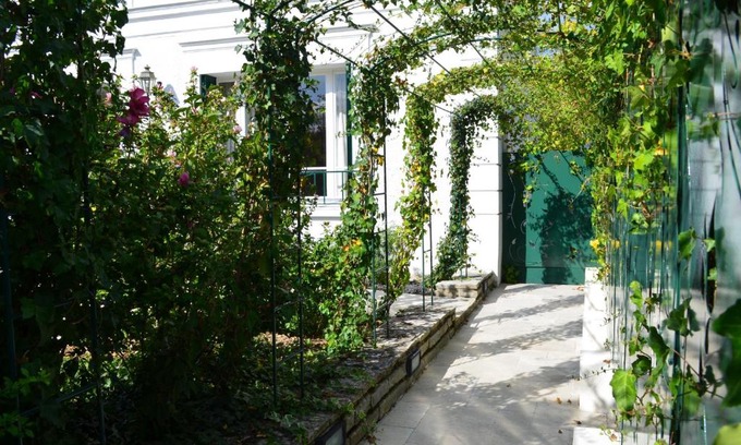 Vulaines-sur-Seine Apartment | les Bulles d'Iris