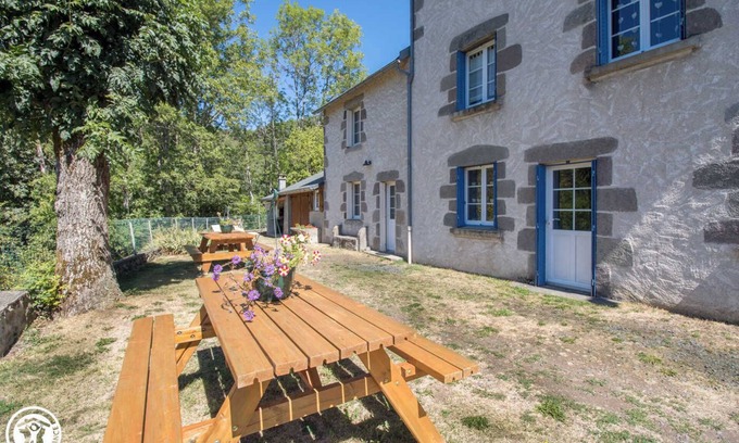 Jassat House | Les Cacos - CHAMBON SUR LAC