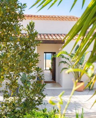 Sausset-les-Pins Bed & Breakfast | Les Cactus Bleus