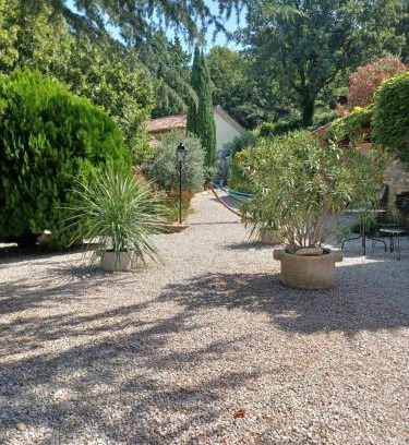 Sablet Apartment | Les Deux Tilleuls