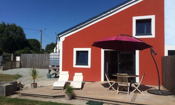 Plomeur House | Les gîtes de Toul car bras. Gîte rouge