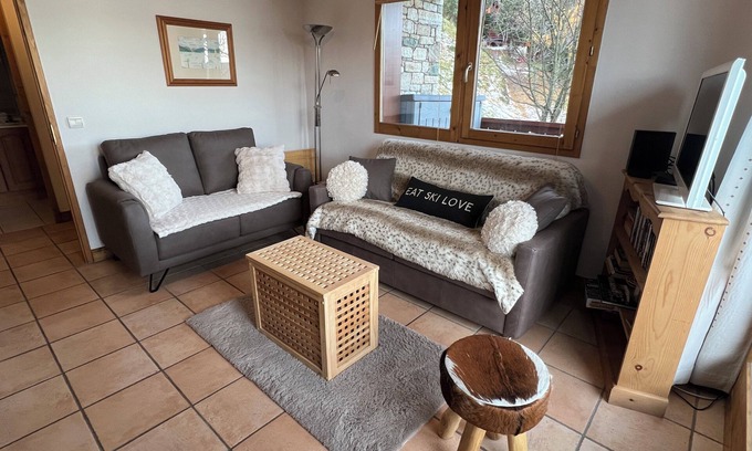 Montalbert Apartment | Les Granges 13, 6-8 person
