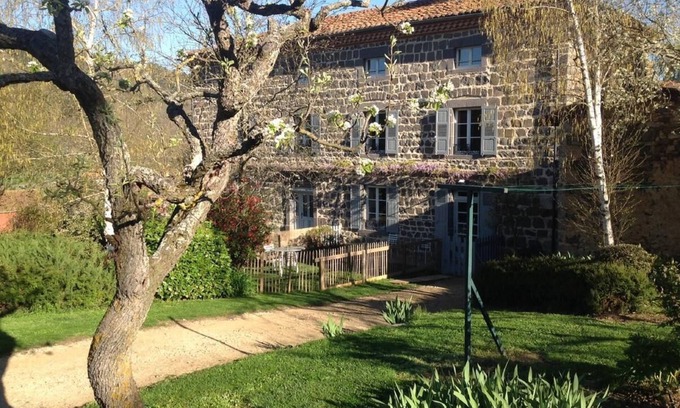Saint-Ilpize Bed & Breakfast | Les Jardins d'Anna