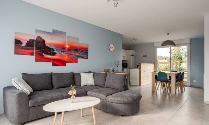 Quettehou House | "Les Jardins" House With 2 Parking Spaces 5 minutes from the sea