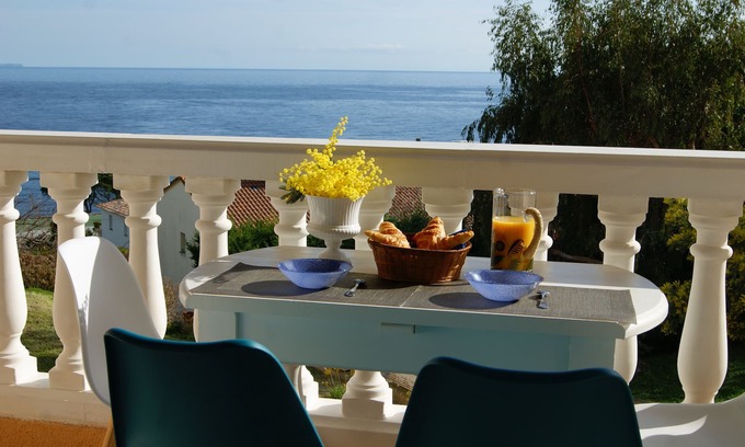 Santa-Severa House | Les Lauriers, Independant house overlooking the sea and the port of Santa Severa