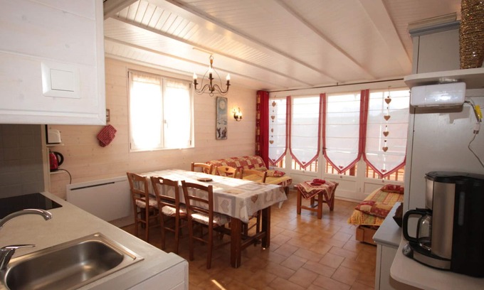 Les Saisies Apartment | Les Saisies: 3BR in Center, 6 pers, Pets OK, Wi-Fi