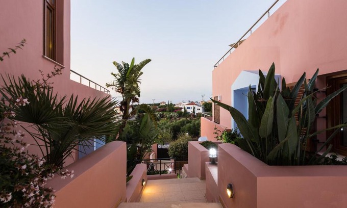 Plaka Villa | Leste Luxury Homes