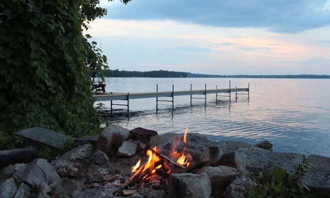 Auburn Cottage | Level Beach, Dock, Central Air, New Kitchen, Fantastic Views, Rowboat & Kayaks!