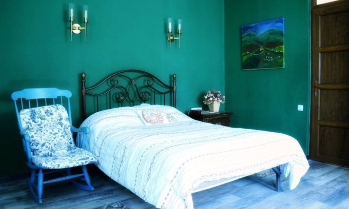 Parpi Apartment | Levon's Cathedral: Emerald Room