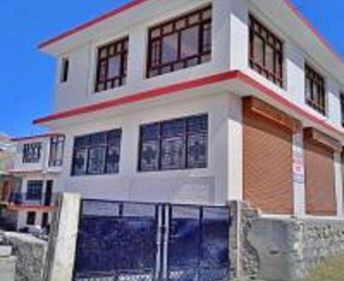 Kaza House | Lhasa Norling Homestay By StayApart
