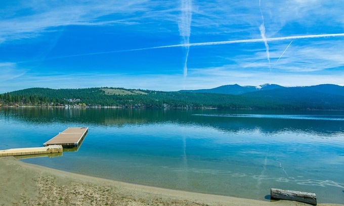 Liberty Lake House | Liberty Lake Waterfront Vacation Rental (Breathtaking View)