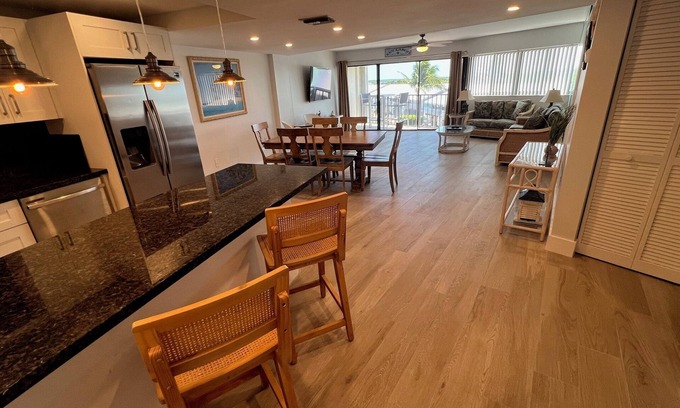 Key Largo Condo | LICENSED MGER - MODERN 2/2 OCEANFRONT SUITE! OCEAN & MARINA VIEWS! 2 KING BEDS!