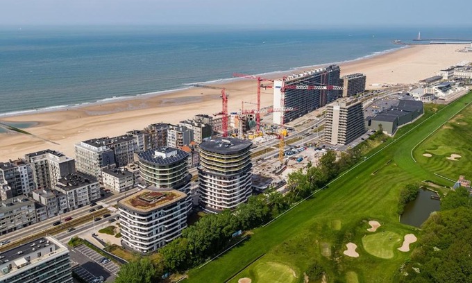 Ostend City Centre Apartment | Lichtrijk 2-slaapkamerappartement met zeezicht en gratis parking