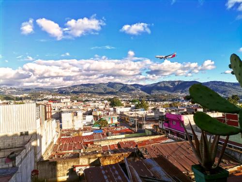 Zona 13 Hostel | Life Builders