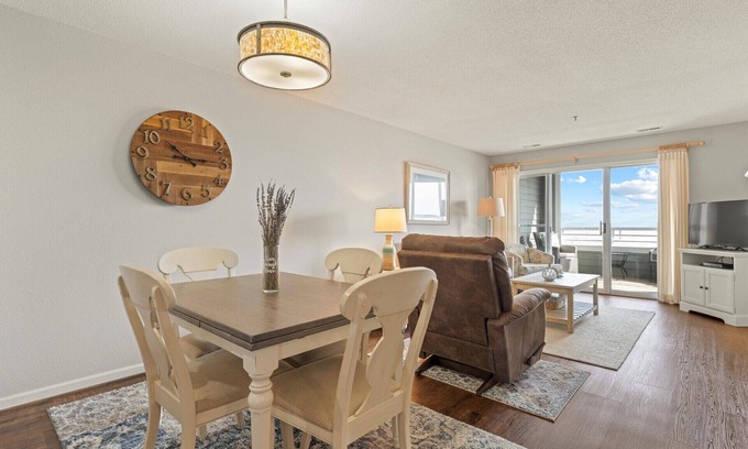 Manteo Condo | Life is Good - Buccaneer Village 1013