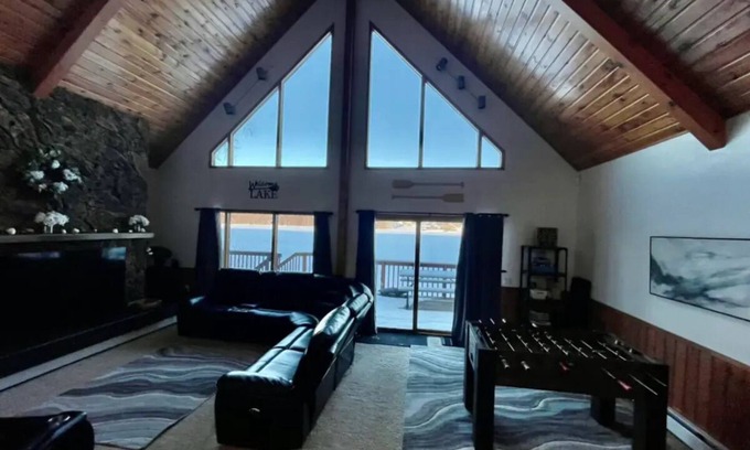 Meadow Lakes House | Life is great on the lake!nn