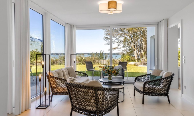 Gluecksburg Apartment | Lifestyle and Living by the Sea - Sea Blue