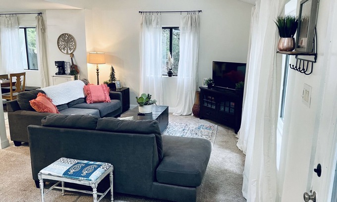 Quinton House | Light & airy home w/private hot tub on golf course