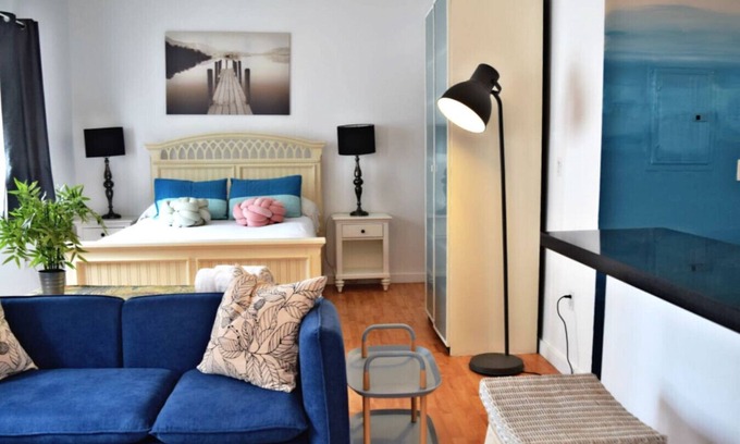 City Center Condo | Light-Filled Apt| Steps to Beach Convention Center