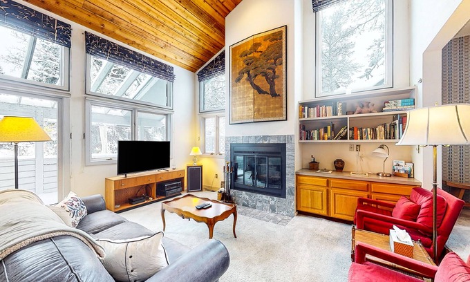 Eagle-Vail House | Light-filled, dog-friendly home with fireplace & great location near skiing/golf