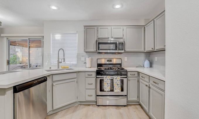 Green Valley North House | Light filled modern home, w New AC, Fast Internet Great Neighborhood &Location