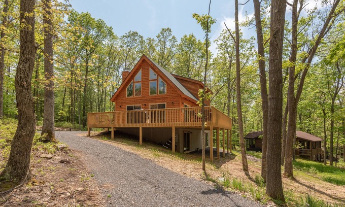 Sky Valley House | Lighthearted Lodge: Lake Access, Hot Tub, Fireplace, Fire Pit!