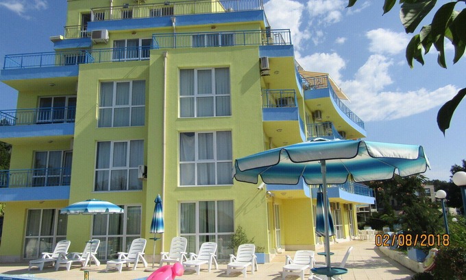 Golden Sands Apartment | LIGHTHOUSE apartment in residence