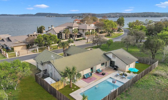 Horseshoe Bay House | Lighthouse Getaway | 30 Night Min Up to 1 Year